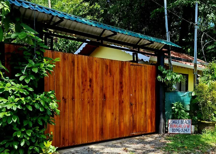 Jungle Beach Bungalow With Ac & Fiber Optic